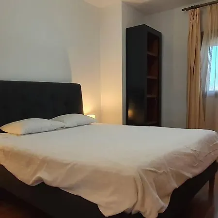 Gran Piso En Zona Comercial * Màlaga