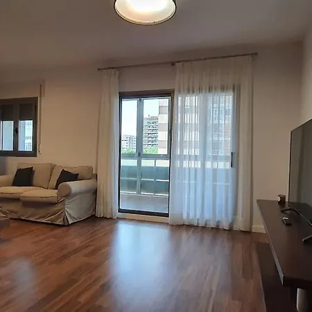 Gran Piso En Zona Comercial * Málaga